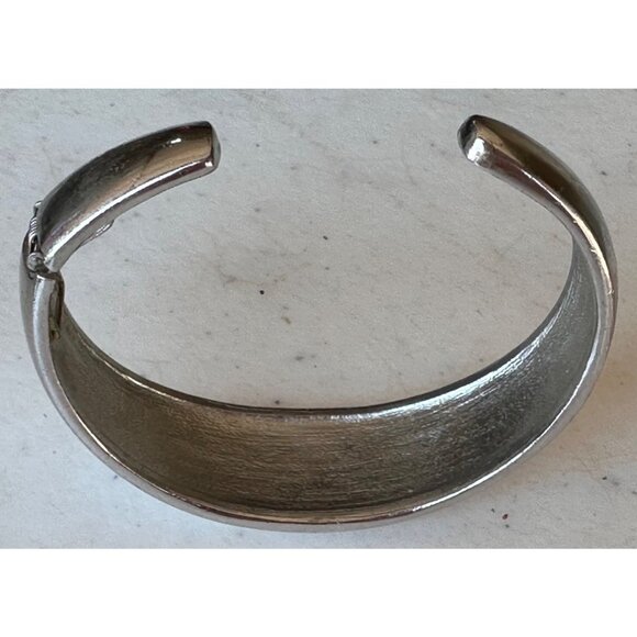 Unbranded Lot of 2 Silver Cuff Women's Fashion Jewelry Metal Bracelets - Picture 3 of 11